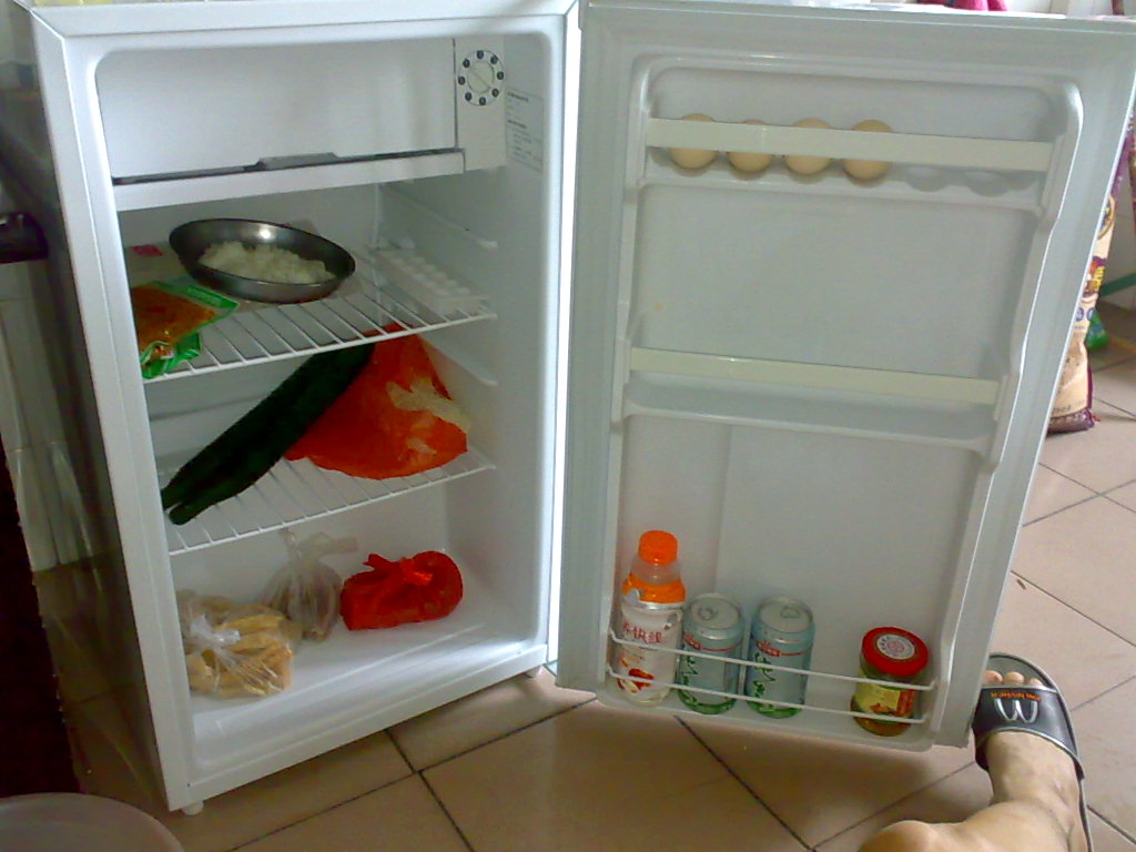 我买的美菱冰箱是2008年6月出厂的。可发票和