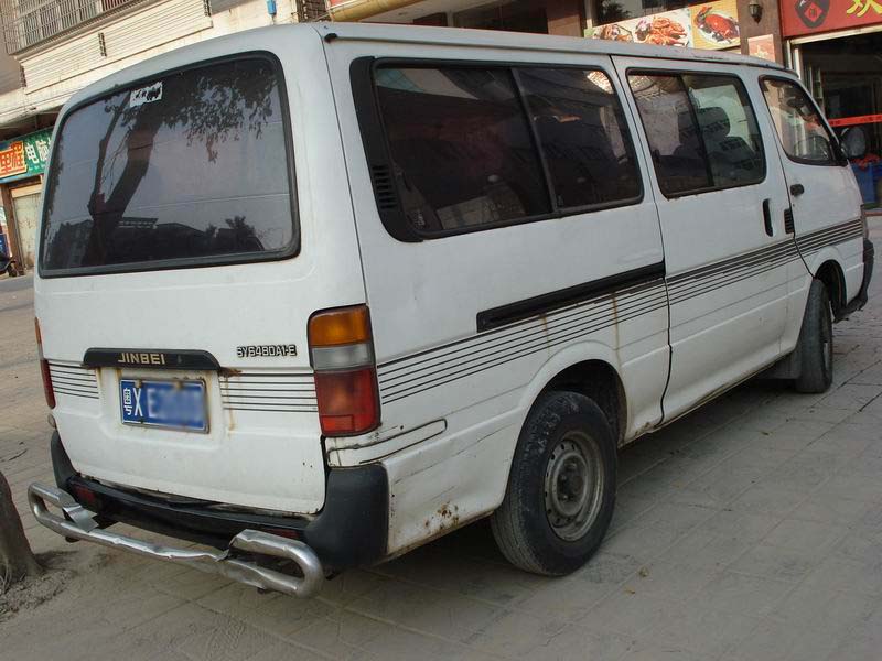 8座金杯面包车一公里多少钱油?-金杯12座面包