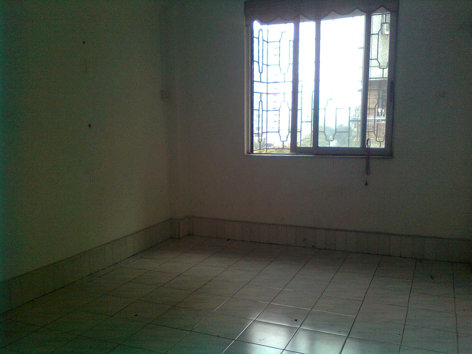 二千沙龙社区-玫瑰园附近6楼,113方,95年房改