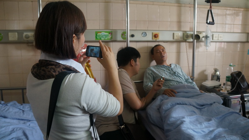 二千沙龙社区-组队去慰问佛山一环被打司机!